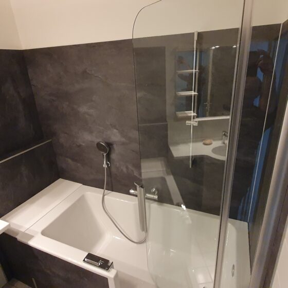 Artweger-Twinline, Badewanne mit Einstiegs-Duschtür für alle, die sowohl Baden als auch Duschen können wollen 